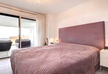 Stylish 3-Bed Corner Ground Floor Apartment with Spectacular Sea Views in Doña Julia