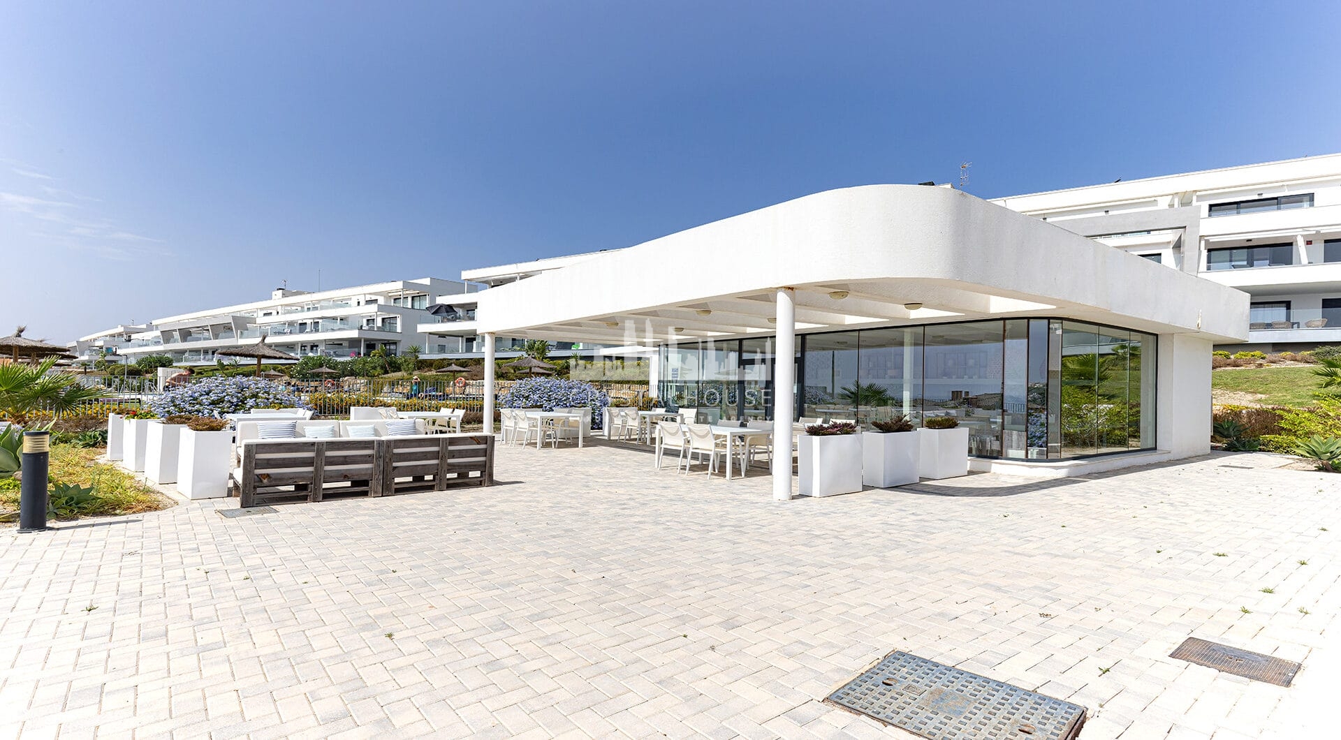 Stylish 3-Bed Corner Ground Floor Apartment with Spectacular Sea Views in Doña Julia