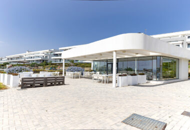 Stylish 3-Bed Corner Ground Floor Apartment with Spectacular Sea Views in Doña Julia