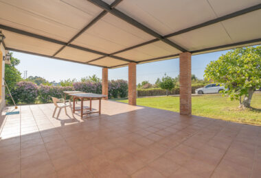 Beautiful, large country villa with beautiful sea views