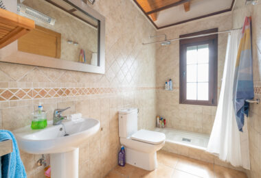 Beautiful, large country villa with beautiful sea views