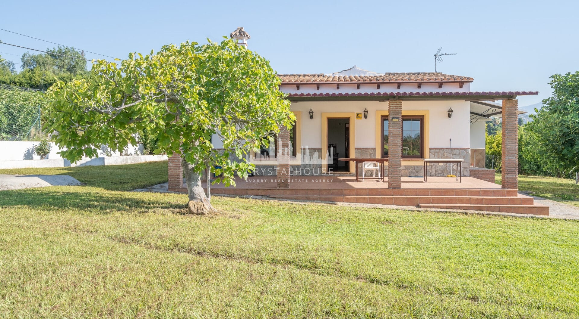Beautiful, large country villa with beautiful sea views