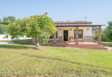 Beautiful, large country villa with beautiful sea views