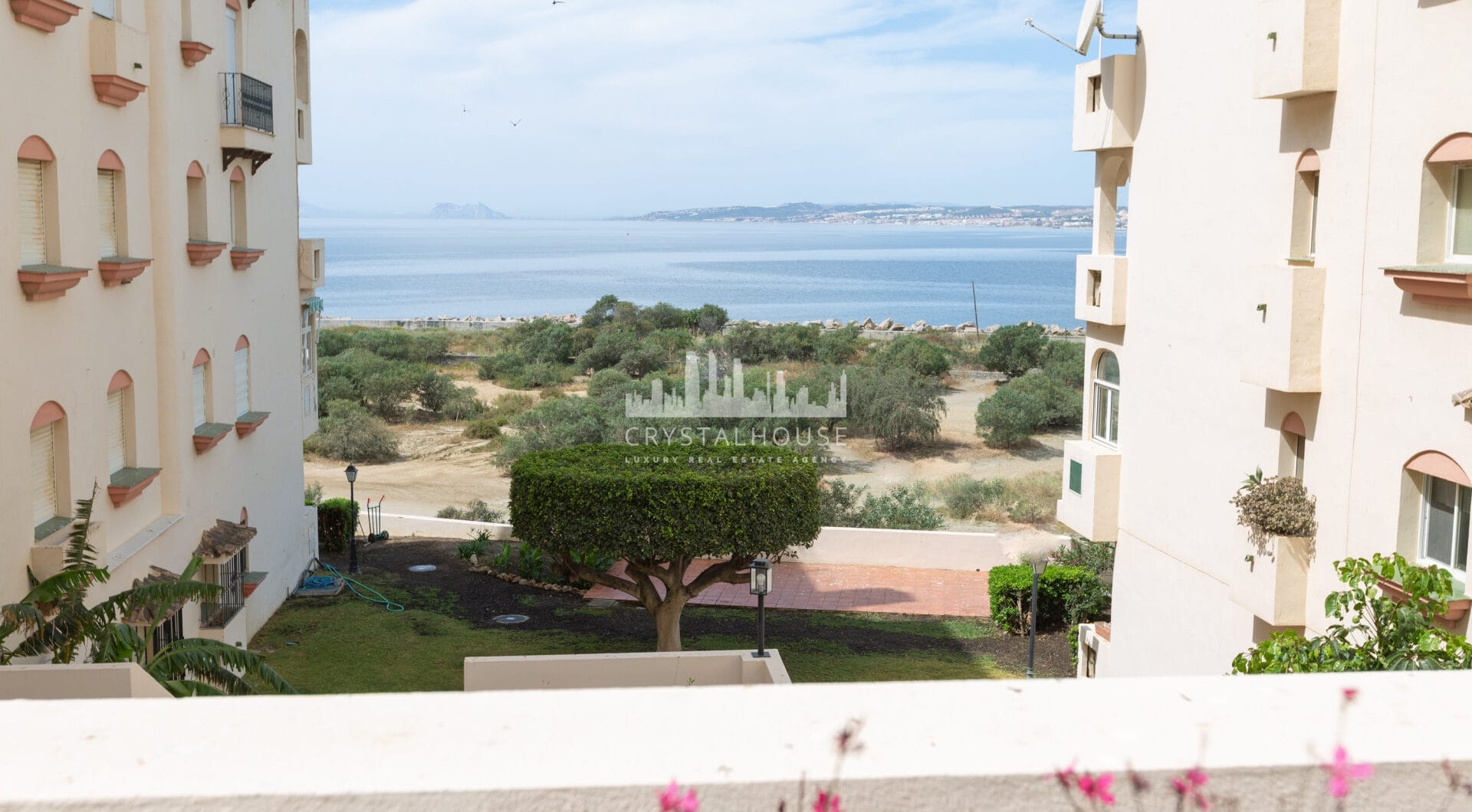 Stunning Renovated Beachfront Studio in Estepona