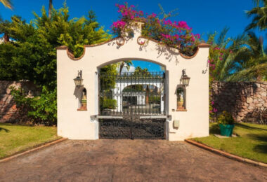 Magnificent mansion in the New Golden Mile