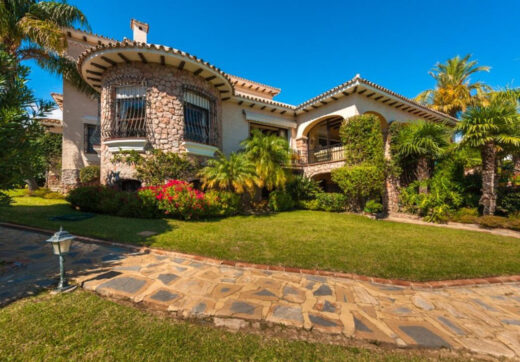 Magnificent mansion in the New Golden Mile