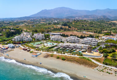 EXCLUSIVE BEACHSIDE TOWNHOUSE WITH PRIVATE POOL AND PANORAMIC SEA VIEWS
