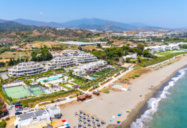 EXCLUSIVE BEACHSIDE TOWNHOUSE WITH PRIVATE POOL AND PANORAMIC SEA VIEWS