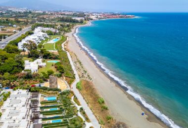 EXCLUSIVE BEACHSIDE TOWNHOUSE WITH PRIVATE POOL AND PANORAMIC SEA VIEWS