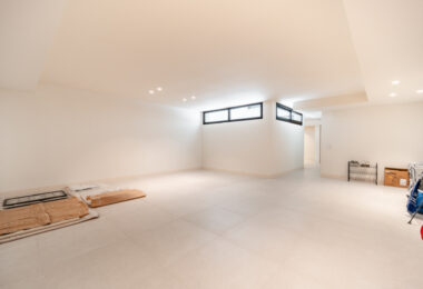 EXCLUSIVE BEACHSIDE TOWNHOUSE WITH PRIVATE POOL AND PANORAMIC SEA VIEWS