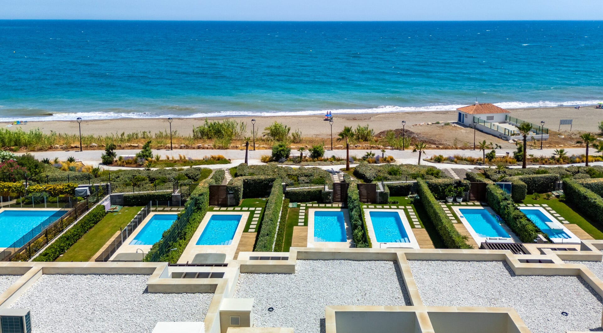 EXCLUSIVE BEACHSIDE TOWNHOUSE WITH PRIVATE POOL AND PANORAMIC SEA VIEWS