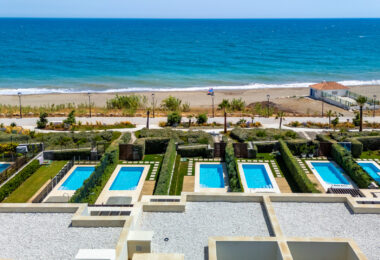 EXCLUSIVE BEACHSIDE TOWNHOUSE WITH PRIVATE POOL AND PANORAMIC SEA VIEWS