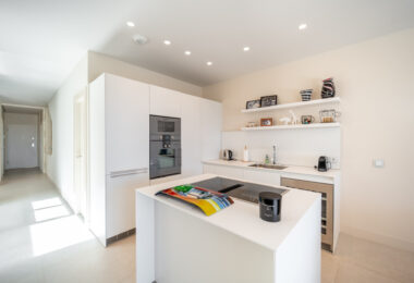 EXCLUSIVE BEACHSIDE TOWNHOUSE WITH PRIVATE POOL AND PANORAMIC SEA VIEWS
