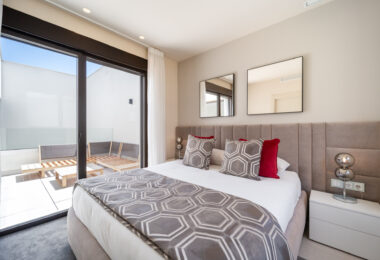 EXCLUSIVE BEACHSIDE TOWNHOUSE WITH PRIVATE POOL AND PANORAMIC SEA VIEWS