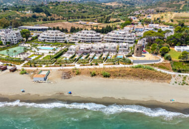 EXCLUSIVE BEACHSIDE TOWNHOUSE WITH PRIVATE POOL AND PANORAMIC SEA VIEWS