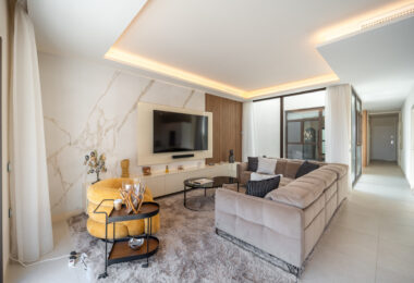 EXCLUSIVE BEACHSIDE TOWNHOUSE WITH PRIVATE POOL AND PANORAMIC SEA VIEWS