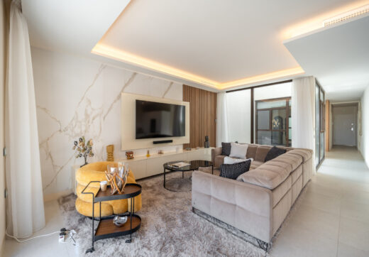 EXCLUSIVE BEACHSIDE TOWNHOUSE WITH PRIVATE POOL AND PANORAMIC SEA VIEWS