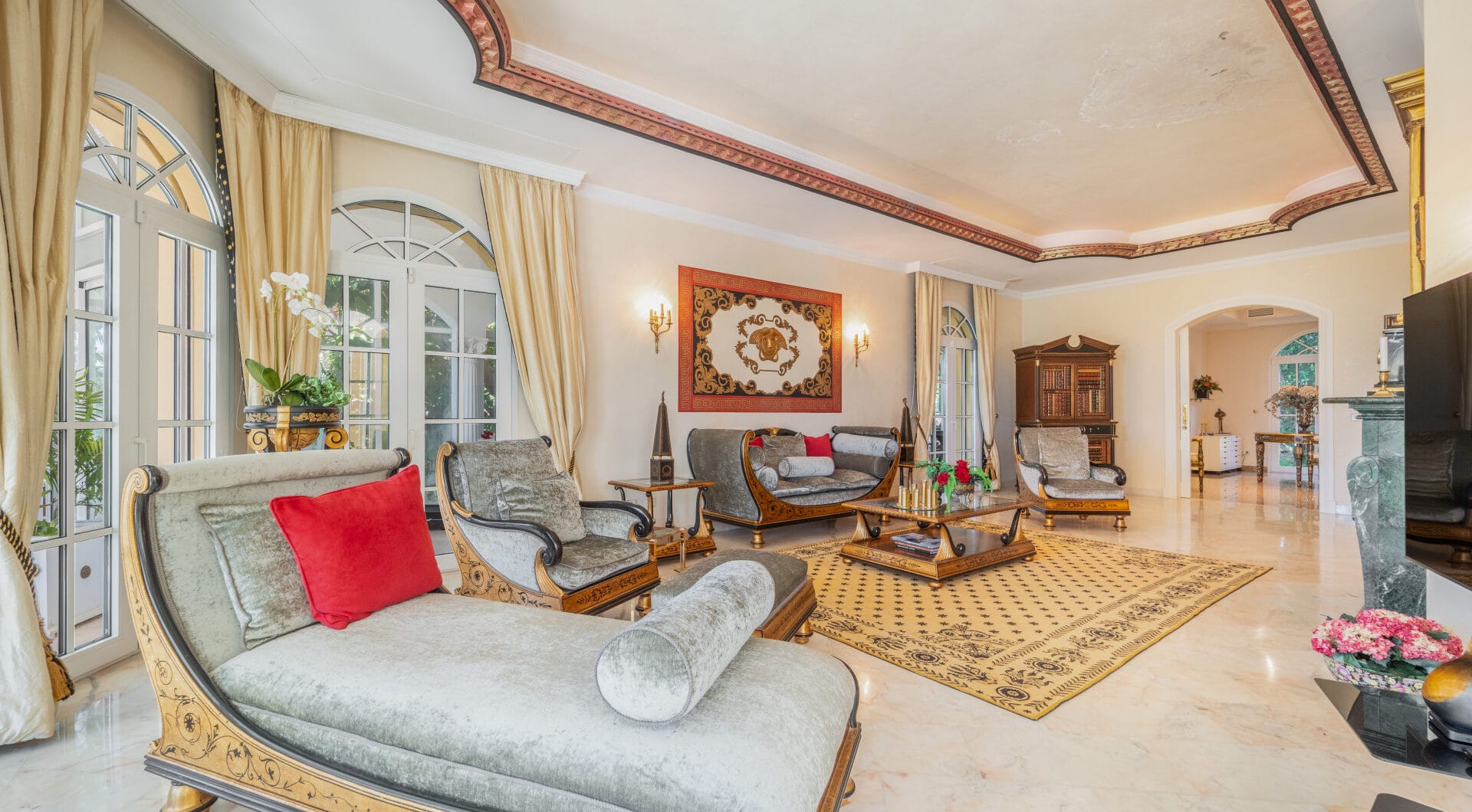 SPECTACULAR PRIVATE ESTATE WITH PANORAMIC VIEWS AND DEVELOPMENT POTENTIAL IN CASCADA DE CAMOJÁN