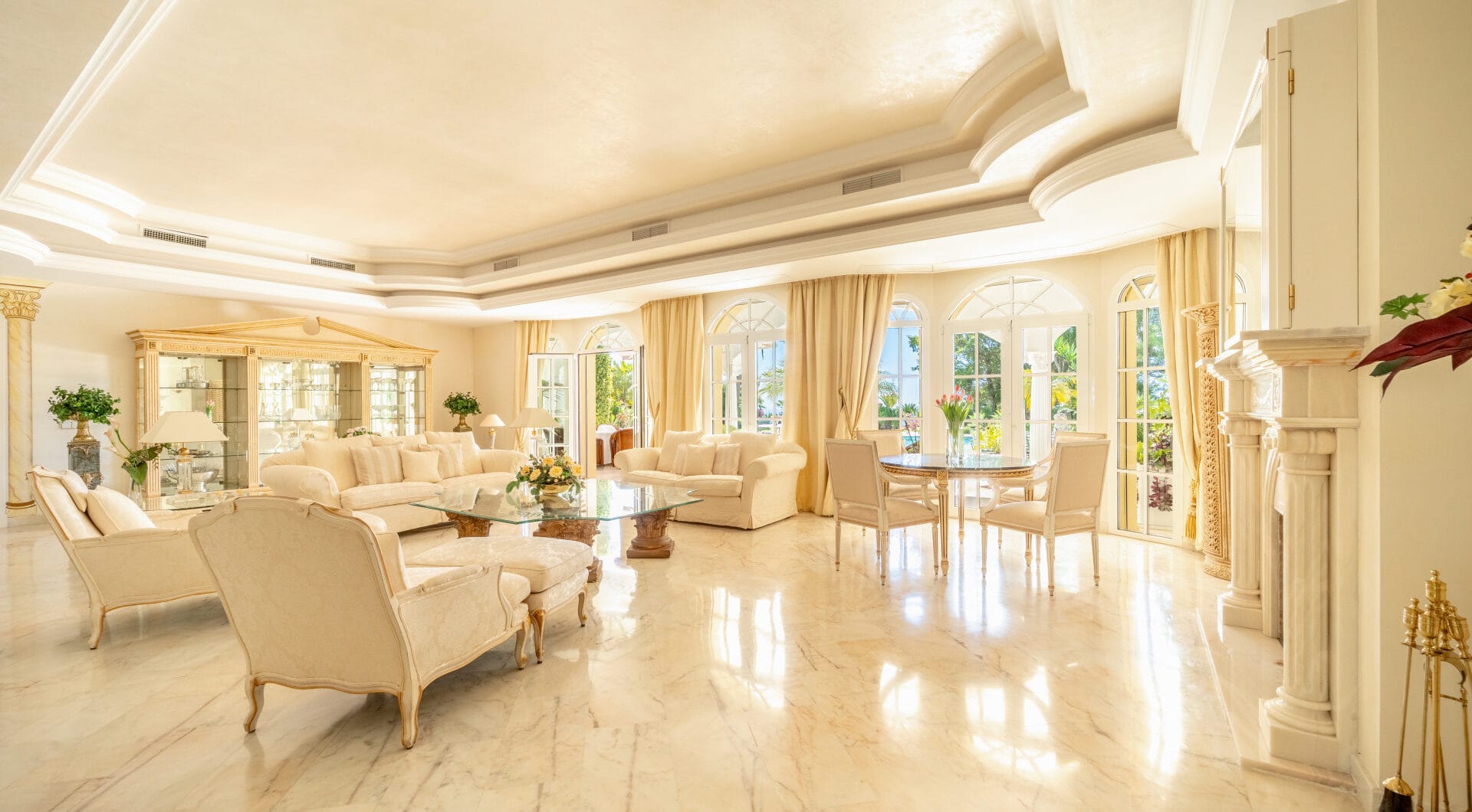 SPECTACULAR PRIVATE ESTATE WITH PANORAMIC VIEWS AND DEVELOPMENT POTENTIAL IN CASCADA DE CAMOJÁN