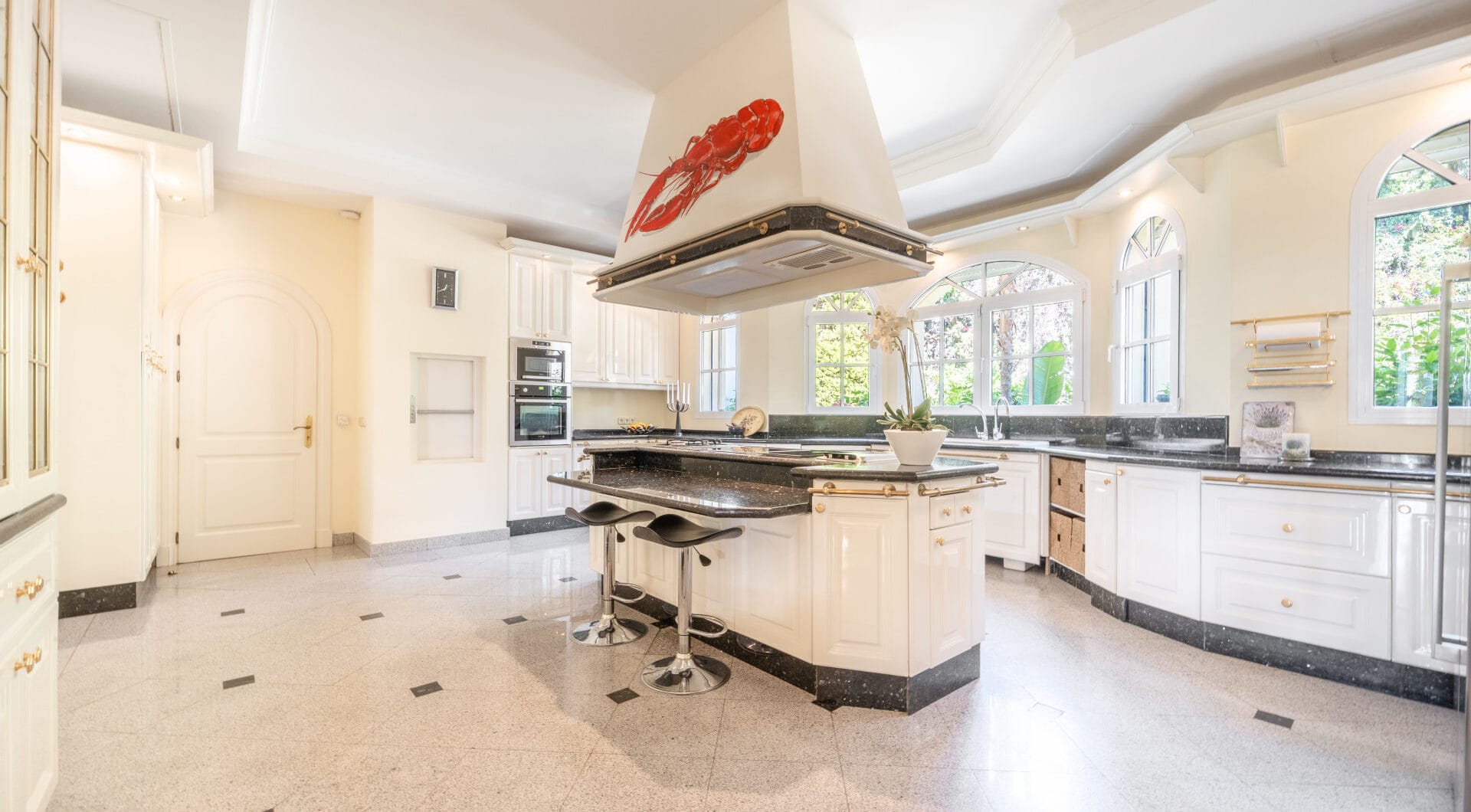 SPECTACULAR PRIVATE ESTATE WITH PANORAMIC VIEWS AND DEVELOPMENT POTENTIAL IN CASCADA DE CAMOJÁN