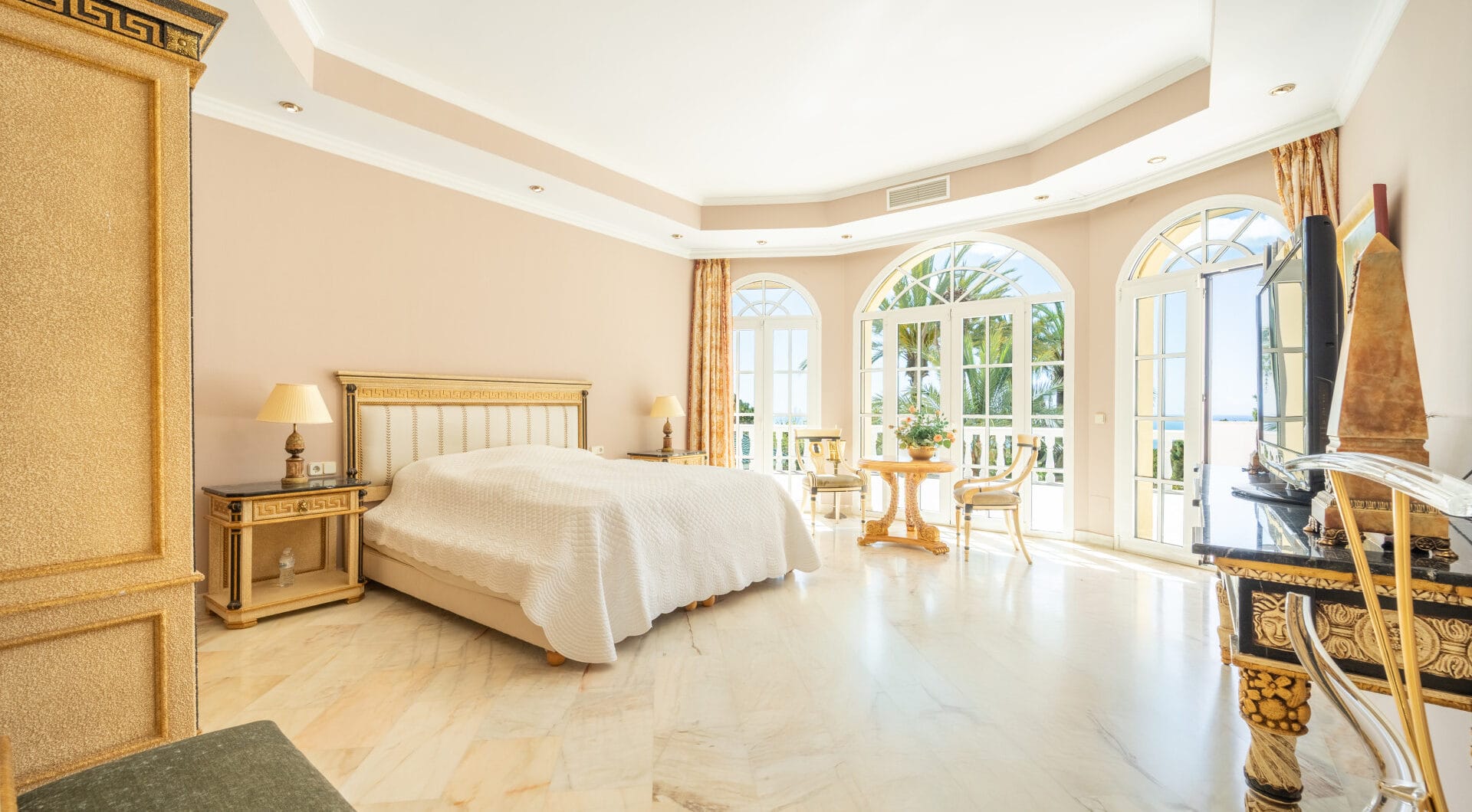 SPECTACULAR PRIVATE ESTATE WITH PANORAMIC VIEWS AND DEVELOPMENT POTENTIAL IN CASCADA DE CAMOJÁN