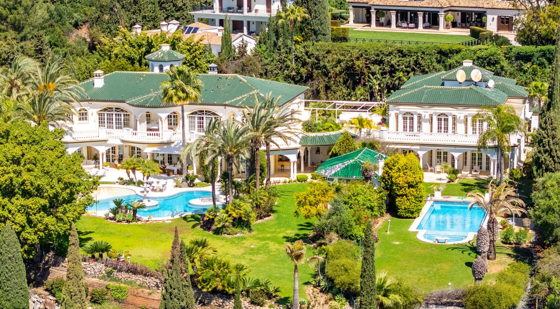 SPECTACULAR PRIVATE ESTATE WITH PANORAMIC VIEWS AND DEVELOPMENT POTENTIAL IN CASCADA DE CAMOJÁN