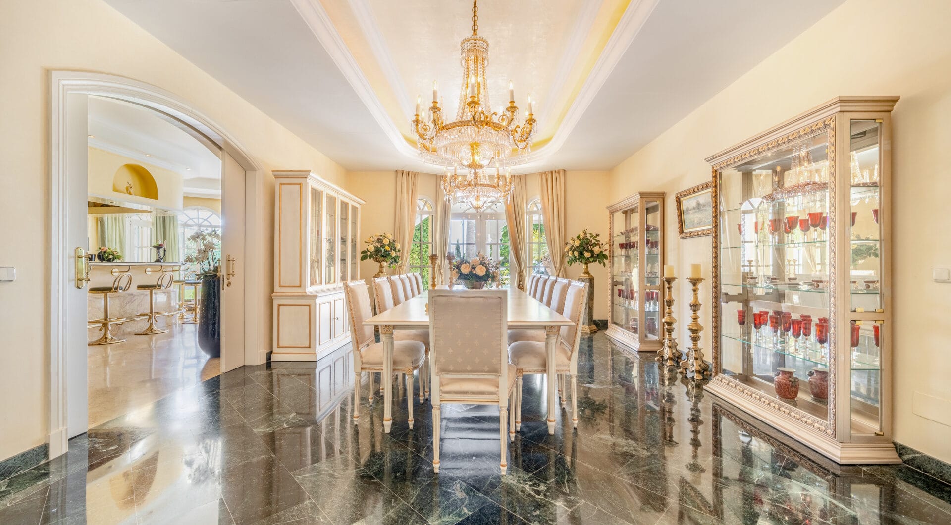 SPECTACULAR PRIVATE ESTATE WITH PANORAMIC VIEWS AND DEVELOPMENT POTENTIAL IN CASCADA DE CAMOJÁN