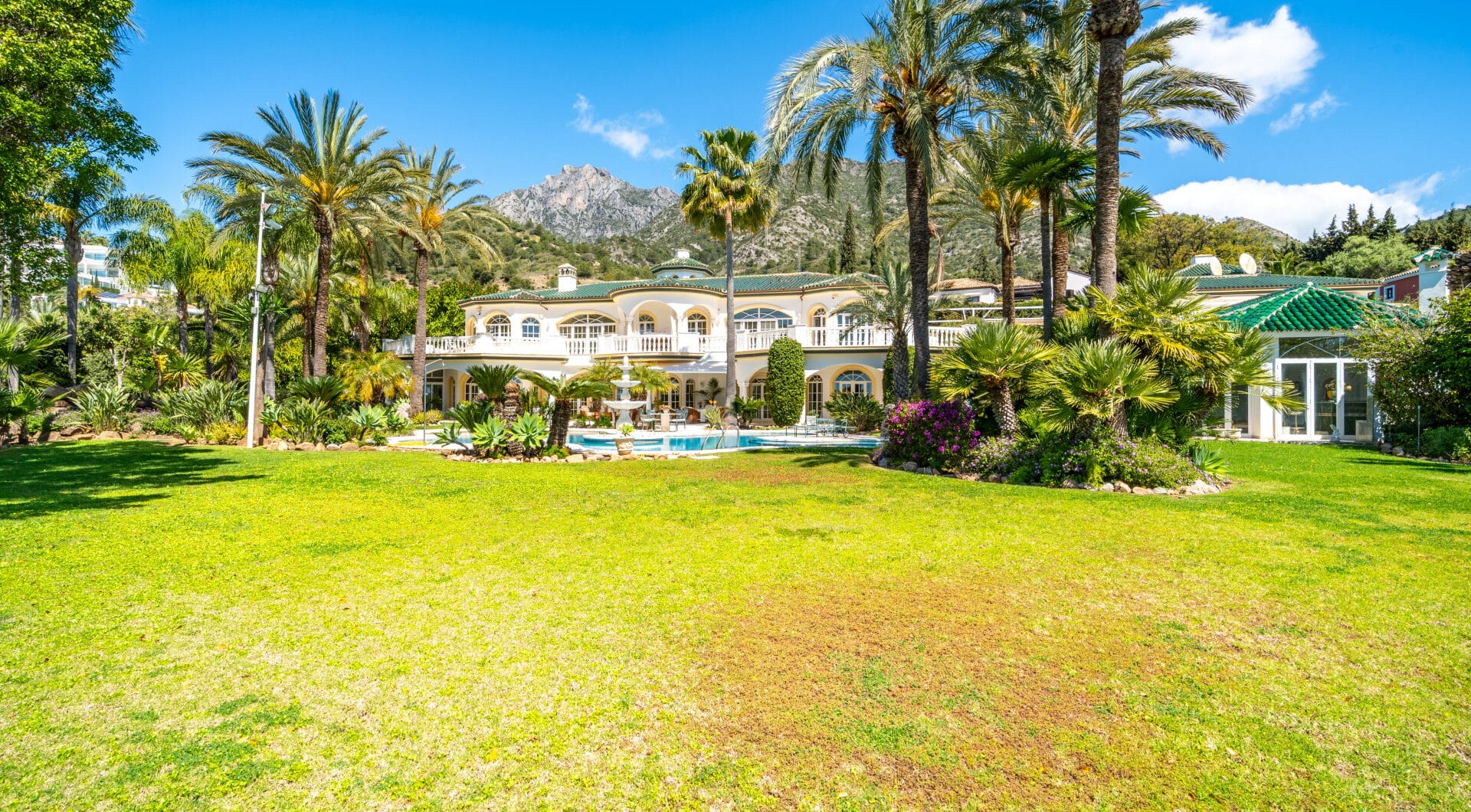 SPECTACULAR PRIVATE ESTATE WITH PANORAMIC VIEWS AND DEVELOPMENT POTENTIAL IN CASCADA DE CAMOJÁN