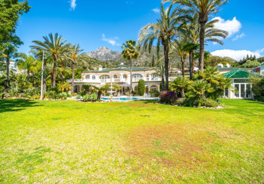 SPECTACULAR PRIVATE ESTATE WITH PANORAMIC VIEWS AND DEVELOPMENT POTENTIAL IN CASCADA DE CAMOJÁN