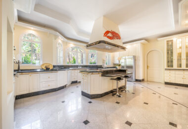 SPECTACULAR PRIVATE ESTATE WITH PANORAMIC VIEWS AND DEVELOPMENT POTENTIAL IN CASCADA DE CAMOJÁN