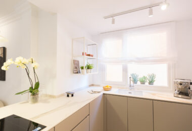 Fully Renovated 2-Bedroom Apartment Just 150m from the Beach – With Access to 4-Star Hotel Facilities