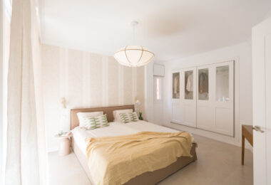 Fully Renovated 2-Bedroom Apartment Just 150m from the Beach – With Access to 4-Star Hotel Facilities