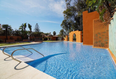 Fully Renovated 2-Bedroom Apartment Just 150m from the Beach – With Access to 4-Star Hotel Facilities