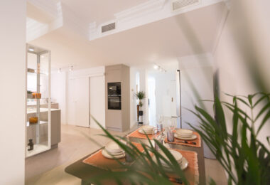 Fully Renovated 2-Bedroom Apartment Just 150m from the Beach – With Access to 4-Star Hotel Facilities