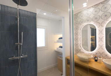 Fully Renovated 2-Bedroom Apartment Just 150m from the Beach – With Access to 4-Star Hotel Facilities