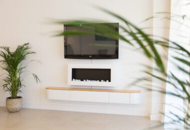 Fully Renovated 2-Bedroom Apartment Just 150m from the Beach – With Access to 4-Star Hotel Facilities