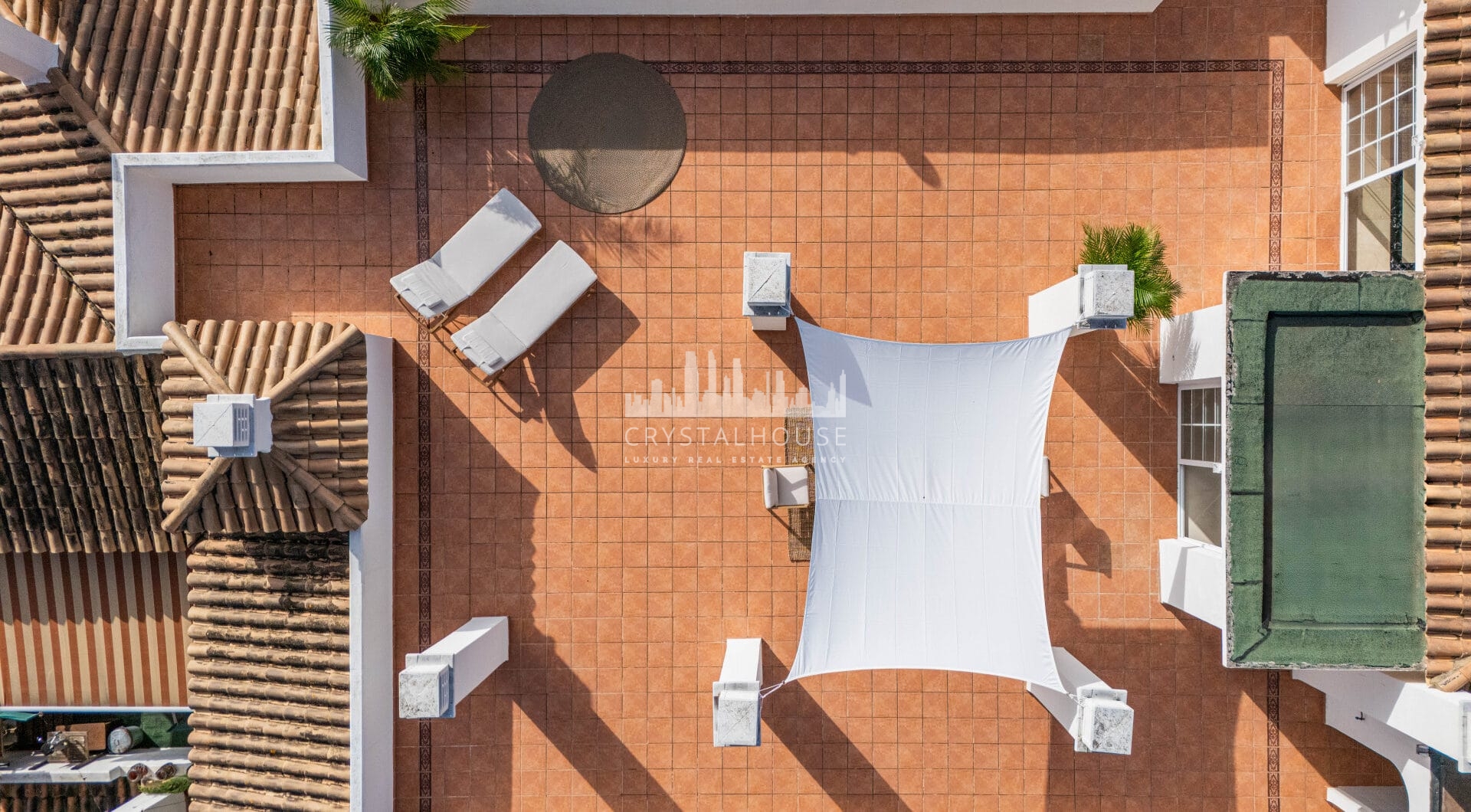 This penthouse represents the best of Marbella living, combining luxury, comfort, and a prime location in one of the most sought-after areas of the Costa del Sol.