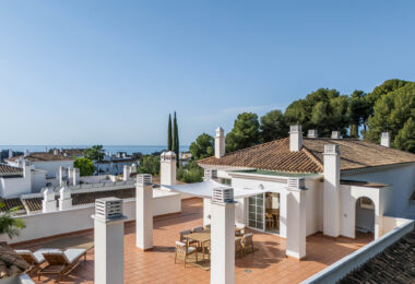 This penthouse represents the best of Marbella living, combining luxury, comfort, and a prime location in one of the most sought-after areas of the Costa del Sol.