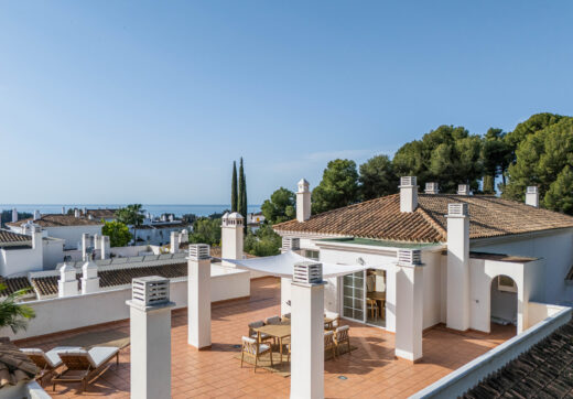This penthouse represents the best of Marbella living, combining luxury, comfort, and a prime location in one of the most sought-after areas of the Costa del Sol.