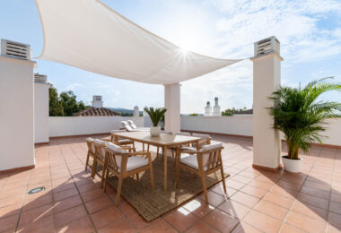 This penthouse represents the best of Marbella living, combining luxury, comfort, and a prime location in one of the most sought-after areas of the Costa del Sol.