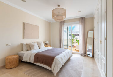 This penthouse represents the best of Marbella living, combining luxury, comfort, and a prime location in one of the most sought-after areas of the Costa del Sol.