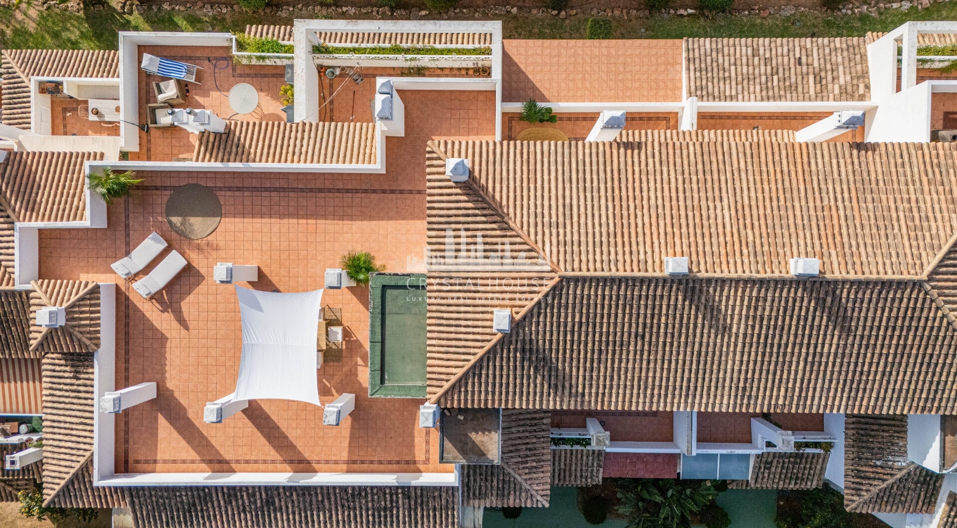 This penthouse represents the best of Marbella living, combining luxury, comfort, and a prime location in one of the most sought-after areas of the Costa del Sol.