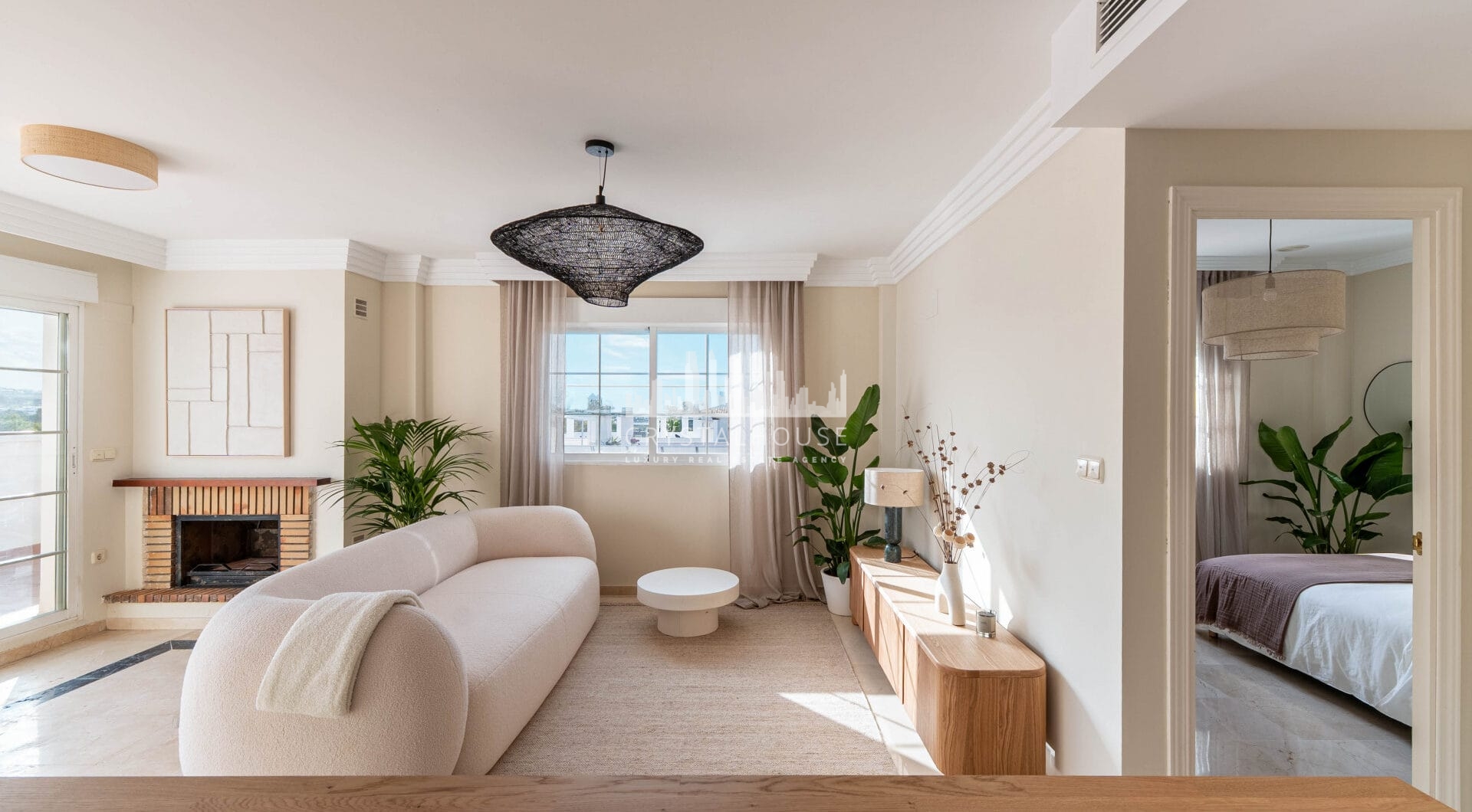 This penthouse represents the best of Marbella living, combining luxury, comfort, and a prime location in one of the most sought-after areas of the Costa del Sol.