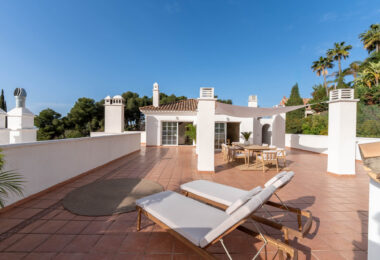 This penthouse represents the best of Marbella living, combining luxury, comfort, and a prime location in one of the most sought-after areas of the Costa del Sol.