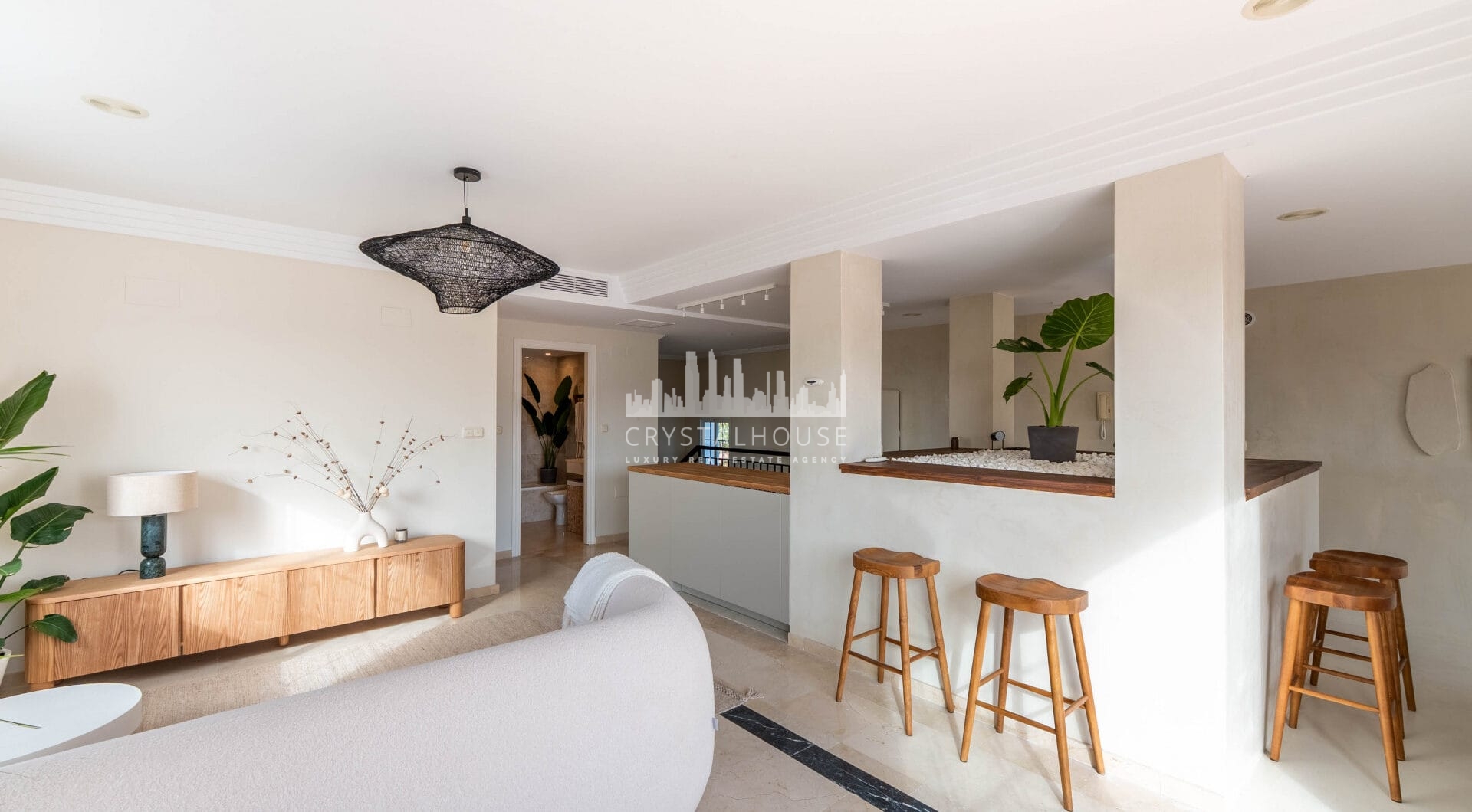 This penthouse represents the best of Marbella living, combining luxury, comfort, and a prime location in one of the most sought-after areas of the Costa del Sol.