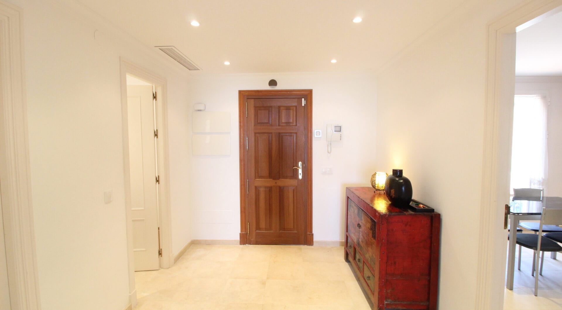 BEAUTIFULL AND PRIVATE SEMIDETACHED   OPEN VIEWS TO THE SEA