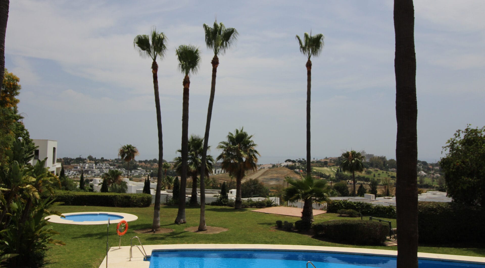 BEAUTIFULL AND PRIVATE SEMIDETACHED   OPEN VIEWS TO THE SEA
