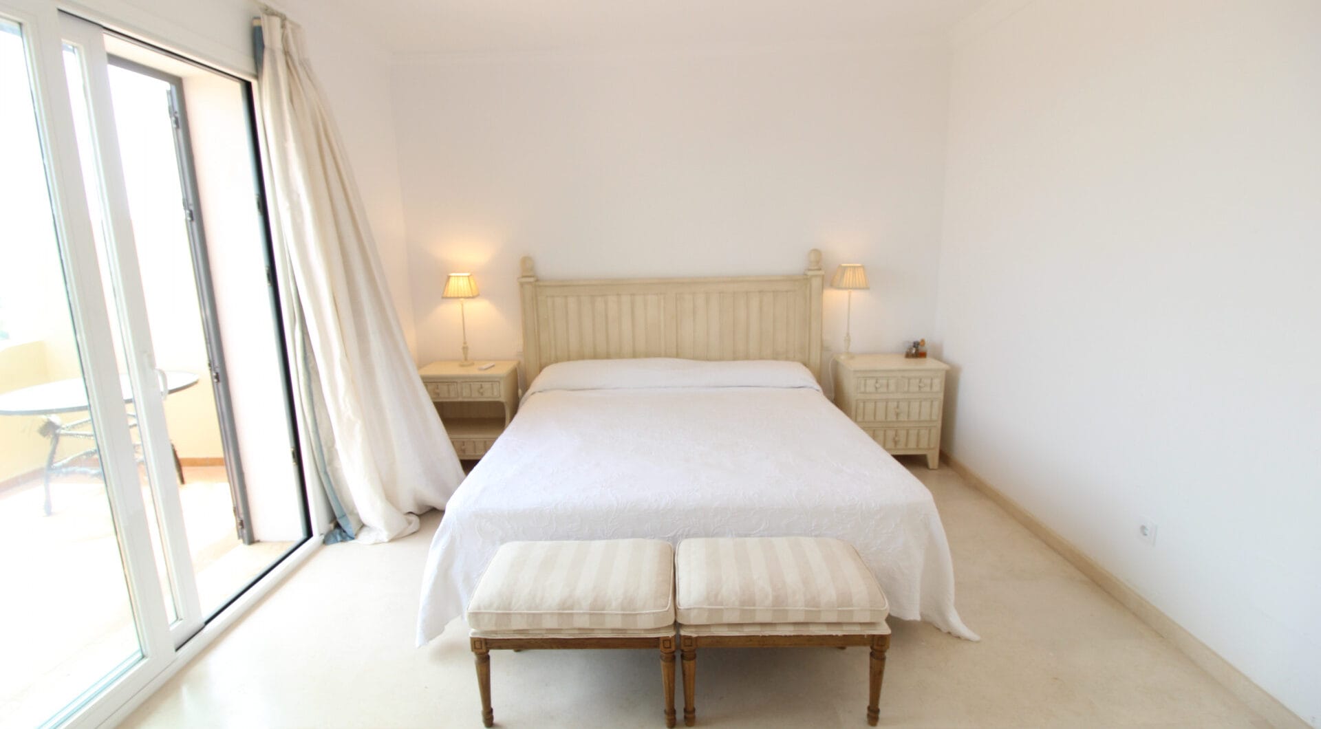 BEAUTIFULL AND PRIVATE SEMIDETACHED   OPEN VIEWS TO THE SEA