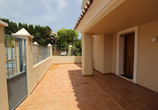 BEAUTIFULL AND PRIVATE SEMIDETACHED   OPEN VIEWS TO THE SEA