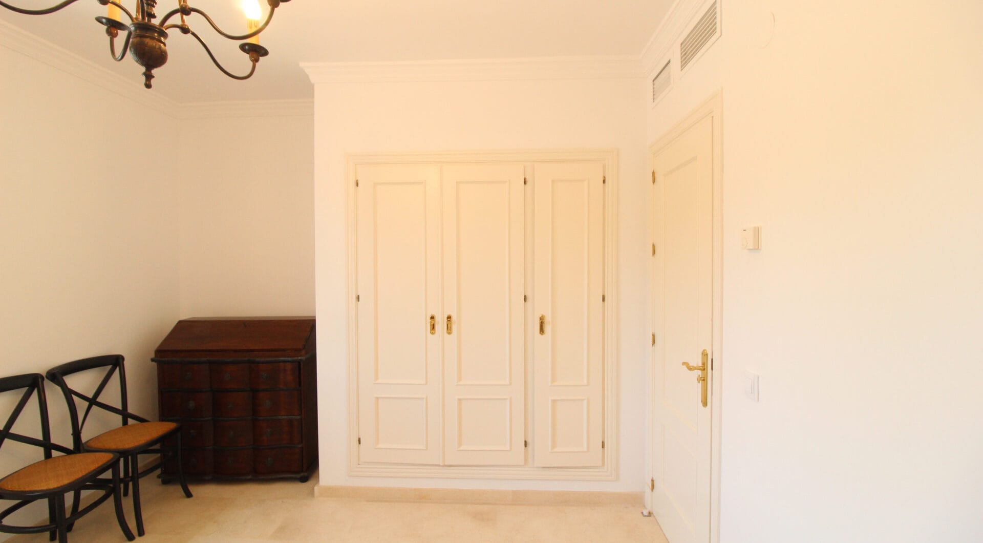 BEAUTIFULL AND PRIVATE SEMIDETACHED   OPEN VIEWS TO THE SEA